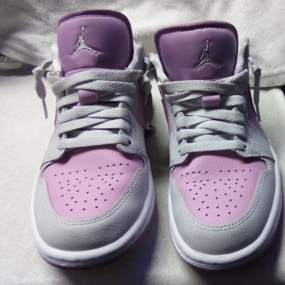 Air Jordan 1 Low Orchid Woman's Sneakers
